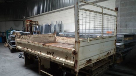 AVANT - Benne de Camion - Peinture et rénovation - AVANT - Benne de Camion - Peinture et rénovation AVANT - Benne de Camion - Peinture et rénovation - AVANT - Benne de Camion - Peinture et rénovation